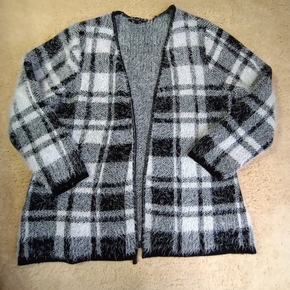 Relativity Women's Plus Sz 1X  B & W Plaid Fuzzy Long Sleeve Open Front Cardigan